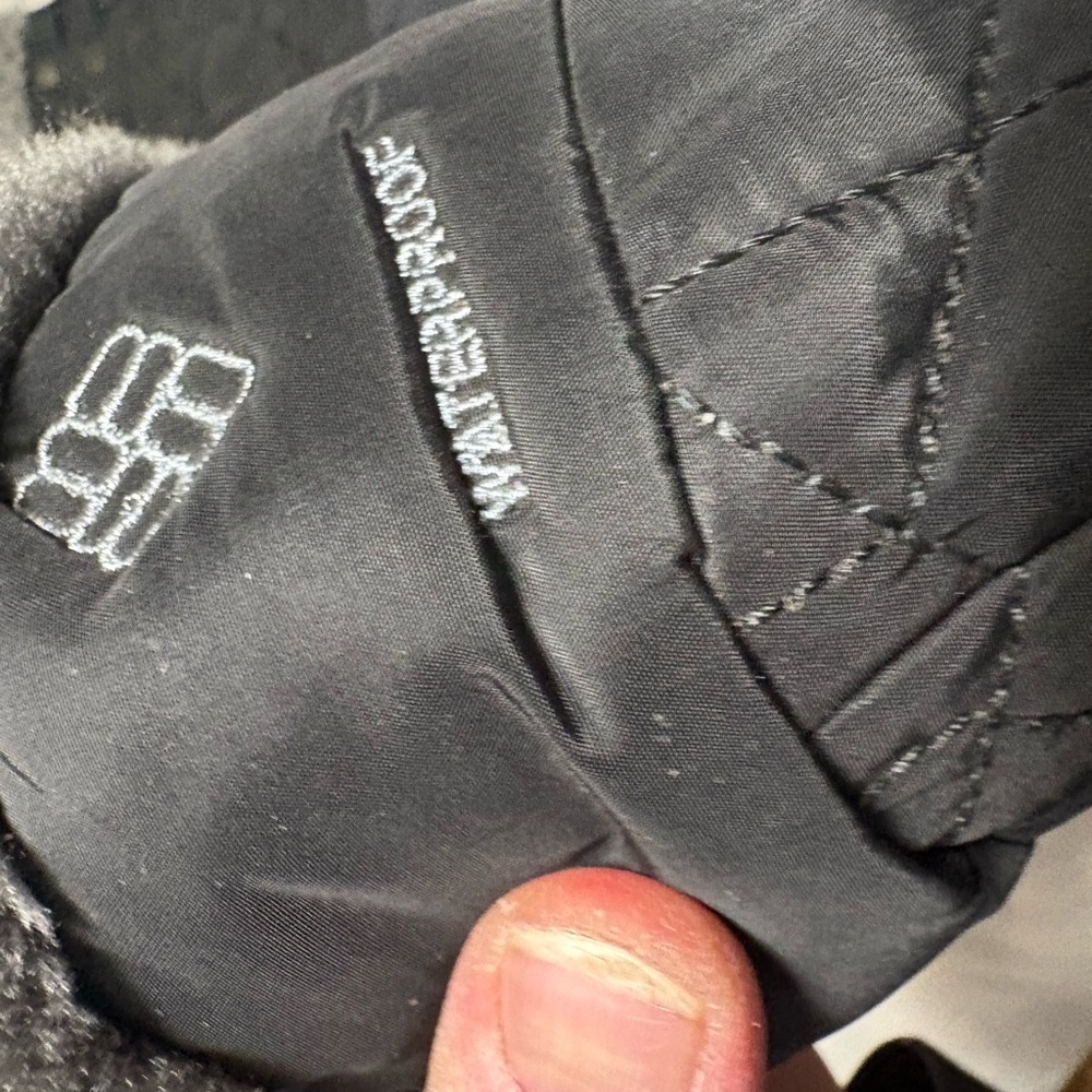 Columbia Women's Black Quilted Winter Boots - Picture 7 of 15